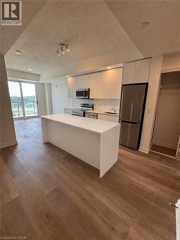 Property Photo:  33 Erie Avenue 1005  ON N3S 2E7 