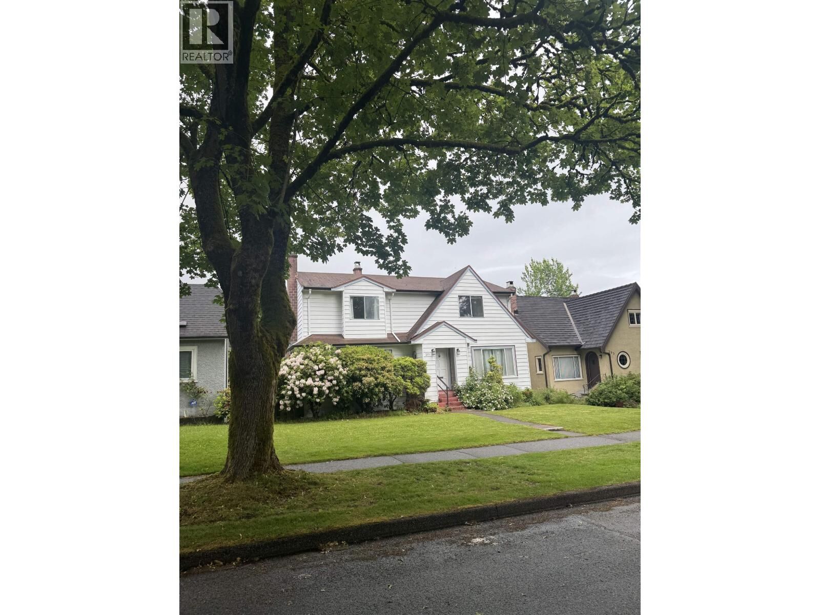 Property Photo:  311 West 21st Avenue  BC V5Y 2E4 
