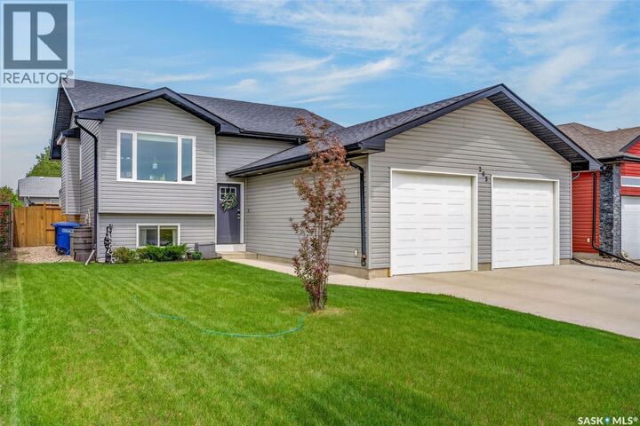Property Photo: 203 Saskatchewan Avenue SK S0K 2A0