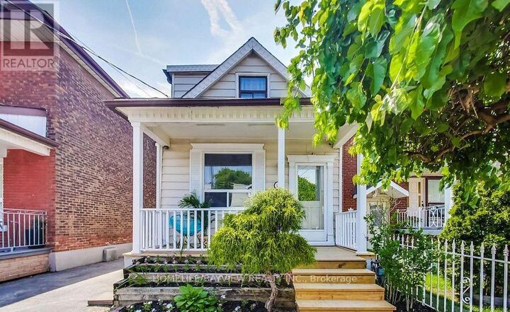Property Photo:  316 Silverthorn (Main And Second Floor) Avenue  ON M6N 3K6 