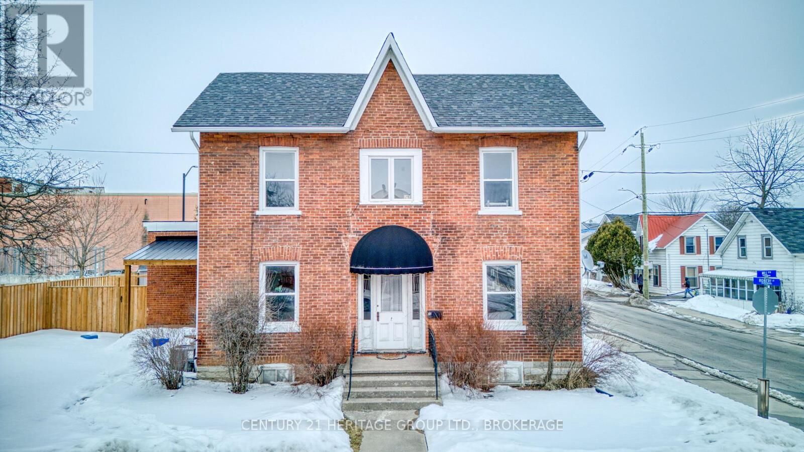 Property Photo: 75 Robert Street ON K7R 2M2