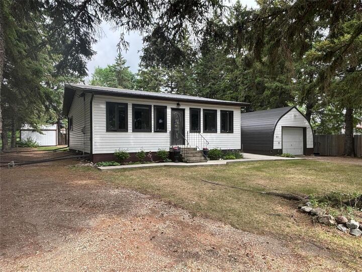 Property Photo: 211 Queen Street South MB R0K 1R0