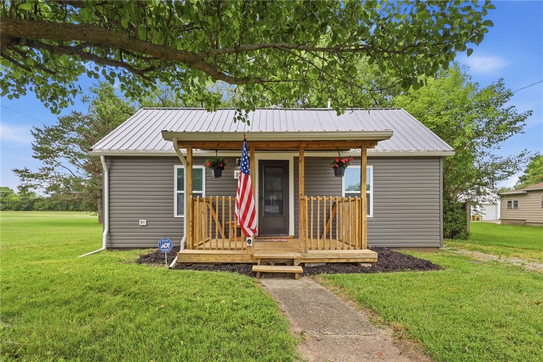 Property Photo:  249 W Mound Street  OH 45368 