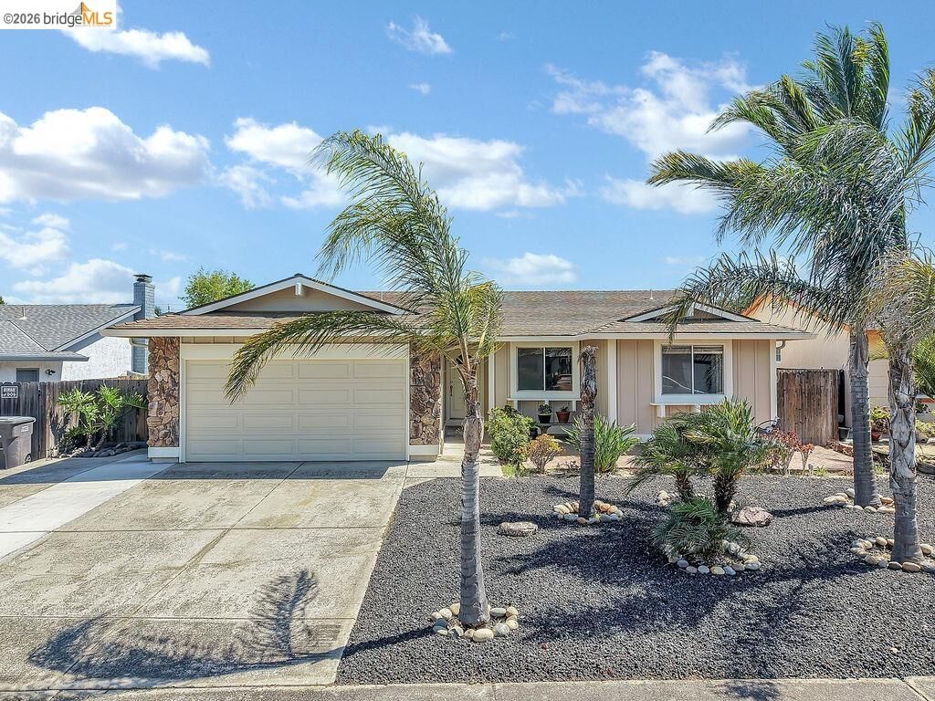 Property Photo:  979 Walnut Dr  CA 94561 