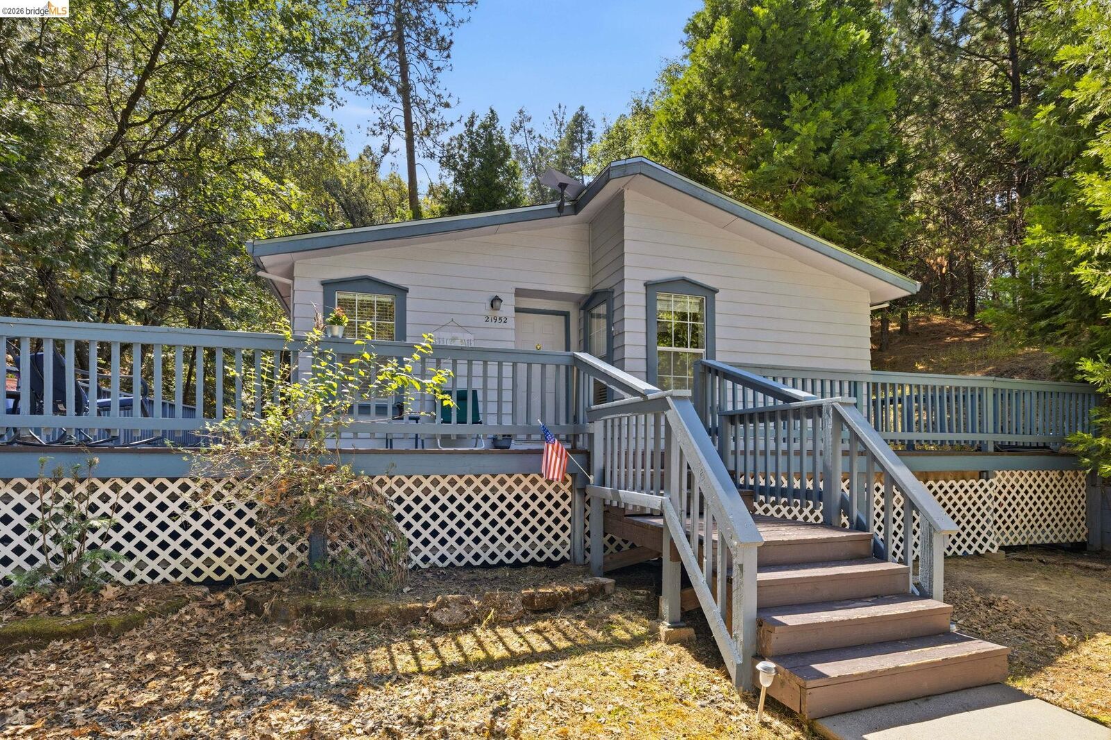 Property Photo: 21952 Glenwood Rd CA 95370