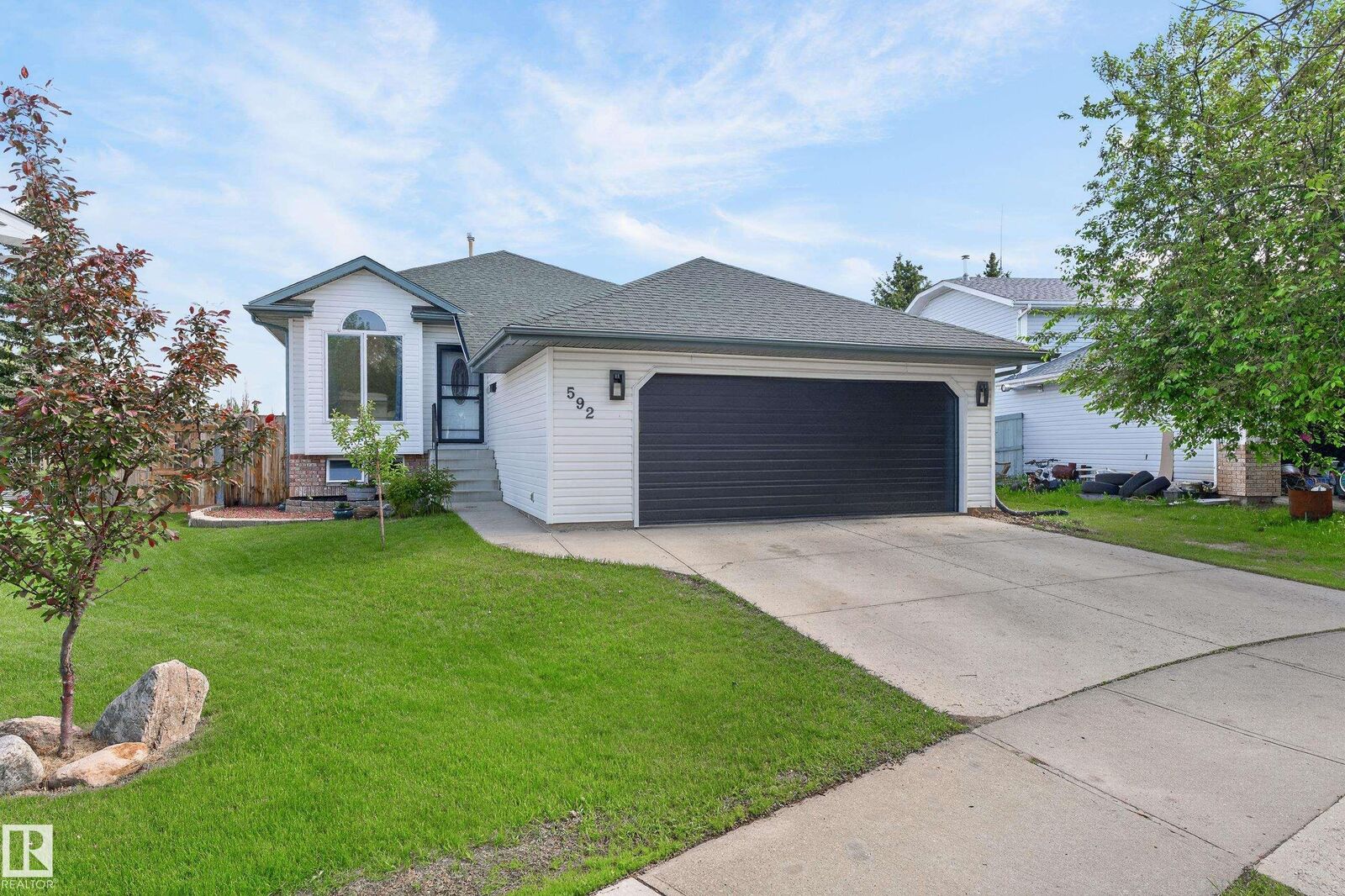 Property Photo: 592 Rainbow Crescent AB T8A 5N6
