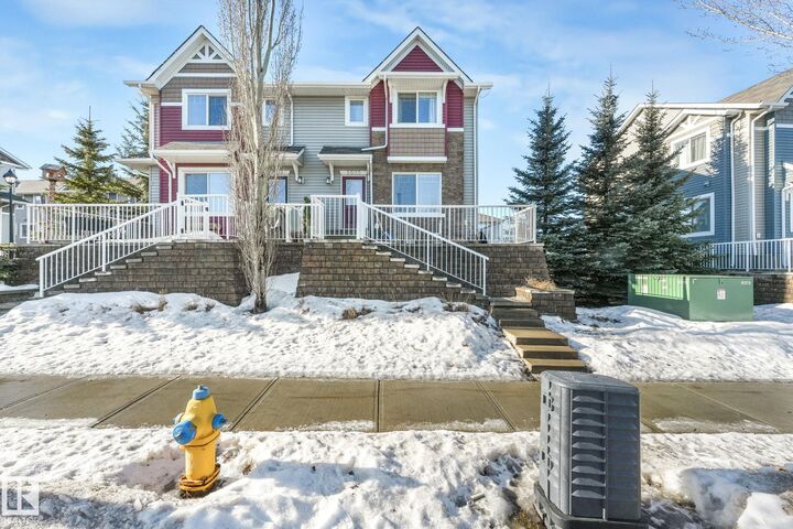Photo de la propriété:  5505 3 Avenue SW  AB T6X 0W7 