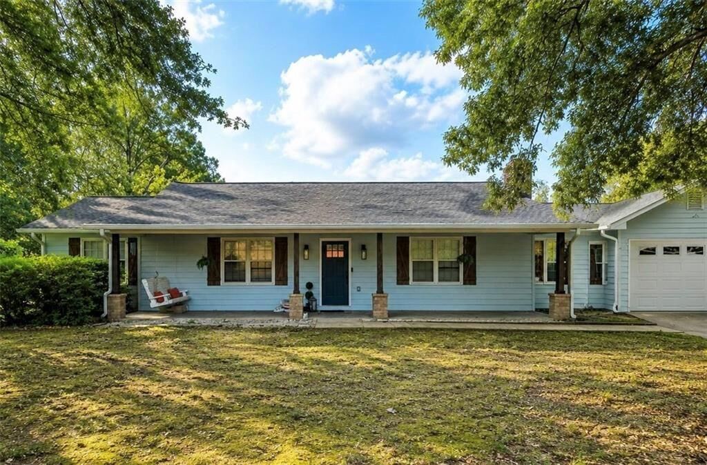 Property Photo: 4235 Oakwood Trail GA 30040
