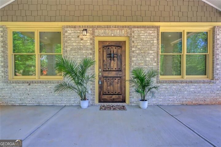 Property Photo: 5429 E Mountain Street GA 30083