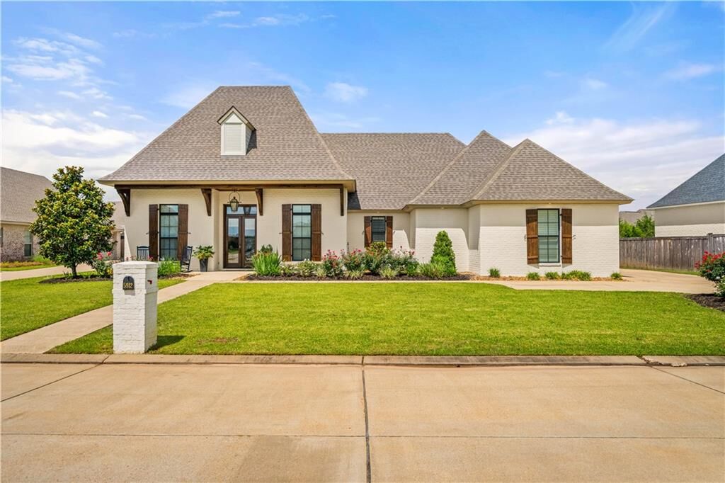 Property Photo: 5912 Marthas Drive LA 71303