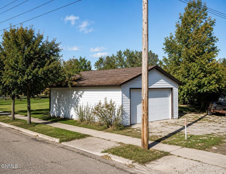 Property Photo:  317 2nd Street SE  ND 58784 