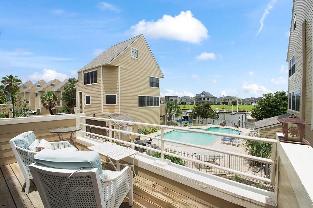 Property Photo: 888 Davis Road TX 77573