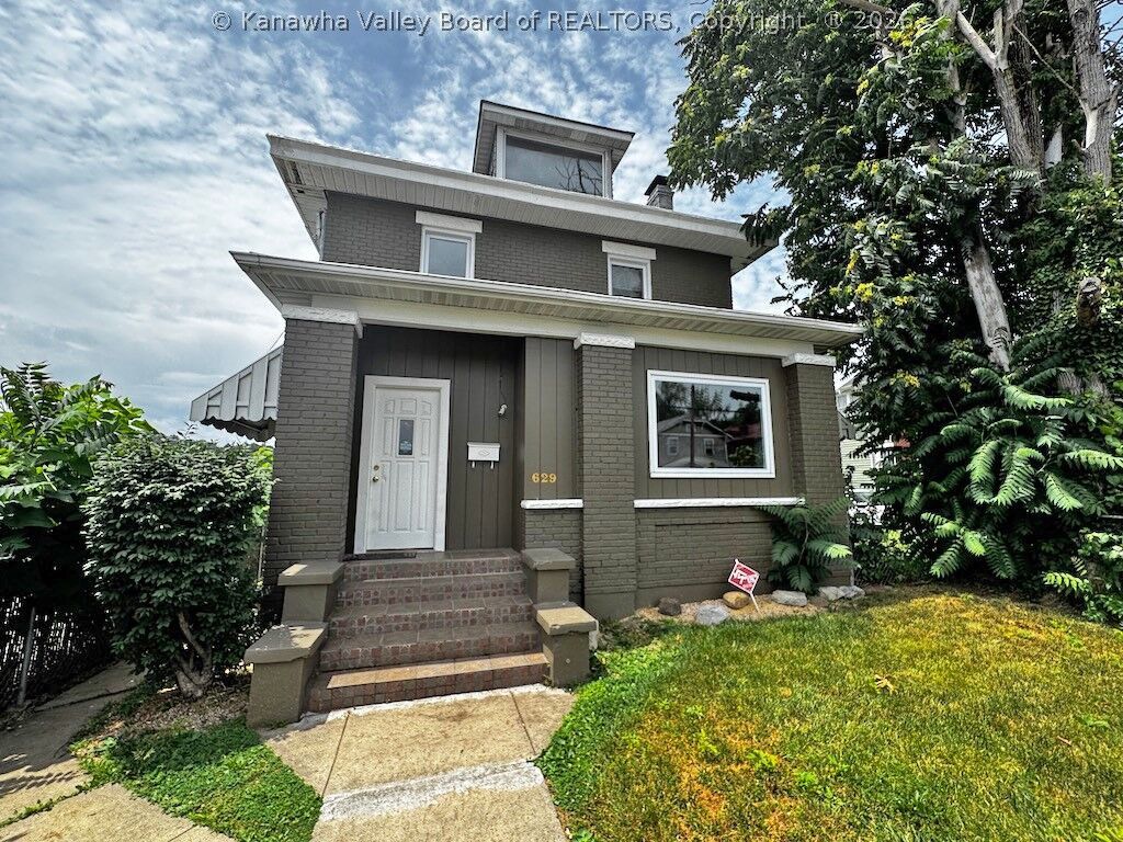 Property Photo: 629 Virginia Street W WV 25302