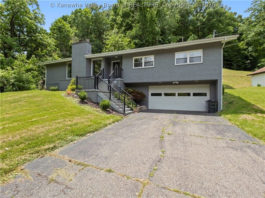 Property Photo: 1511 Hunter Drive WV 25311