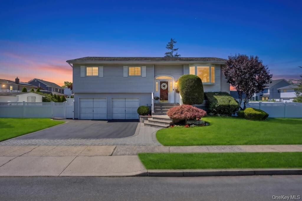 Property Photo: 25 Laurel Place NY 11714
