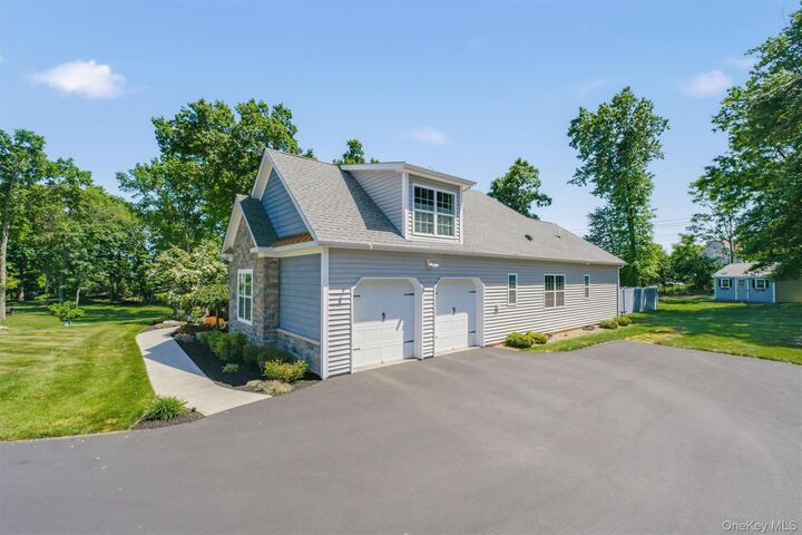 Property Photo:  35 Briarwood Lane  NY 12553 