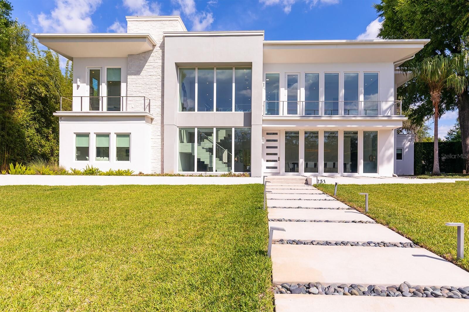 Property Photo:  231 Chelton Circle  FL 32789 