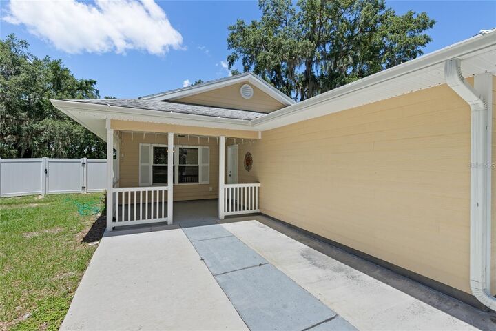 Property Photo:  206 E Catawba  FL 34731 