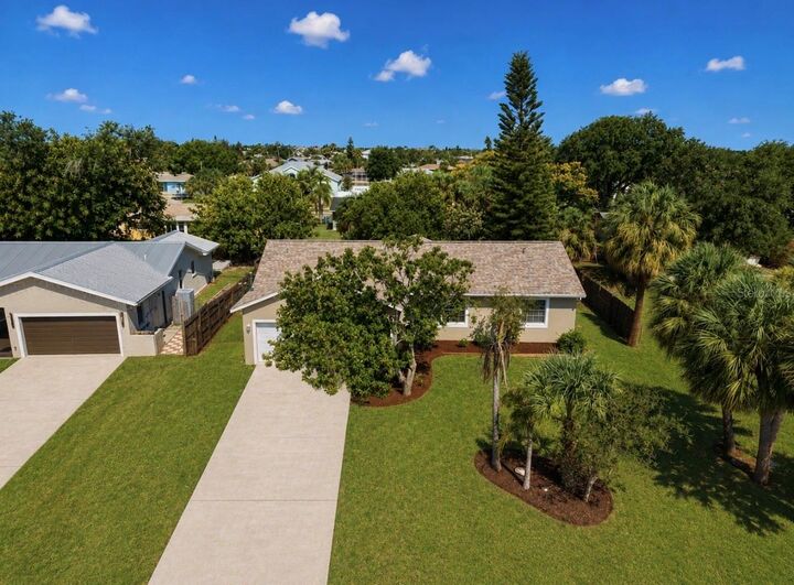 Property Photo: 6248 Fairway Boulevard FL 33572
