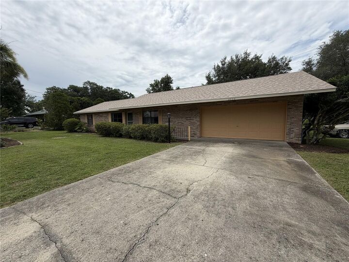 Property Photo:  2776 NE 31st Place  FL 34470 