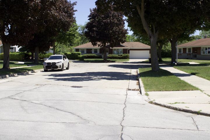 Property Photo: 6650 W Clovernook Ct WI 53223