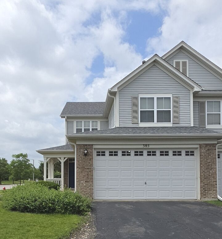 Property Photo:  385 Bluegrass Parkway  IL 60543 