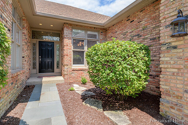 Property Photo: 1437 Ambleside Circle IL 60540