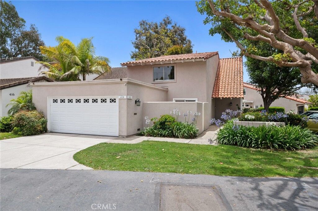 Property Photo:  418 Vista Trucha  CA 92660 