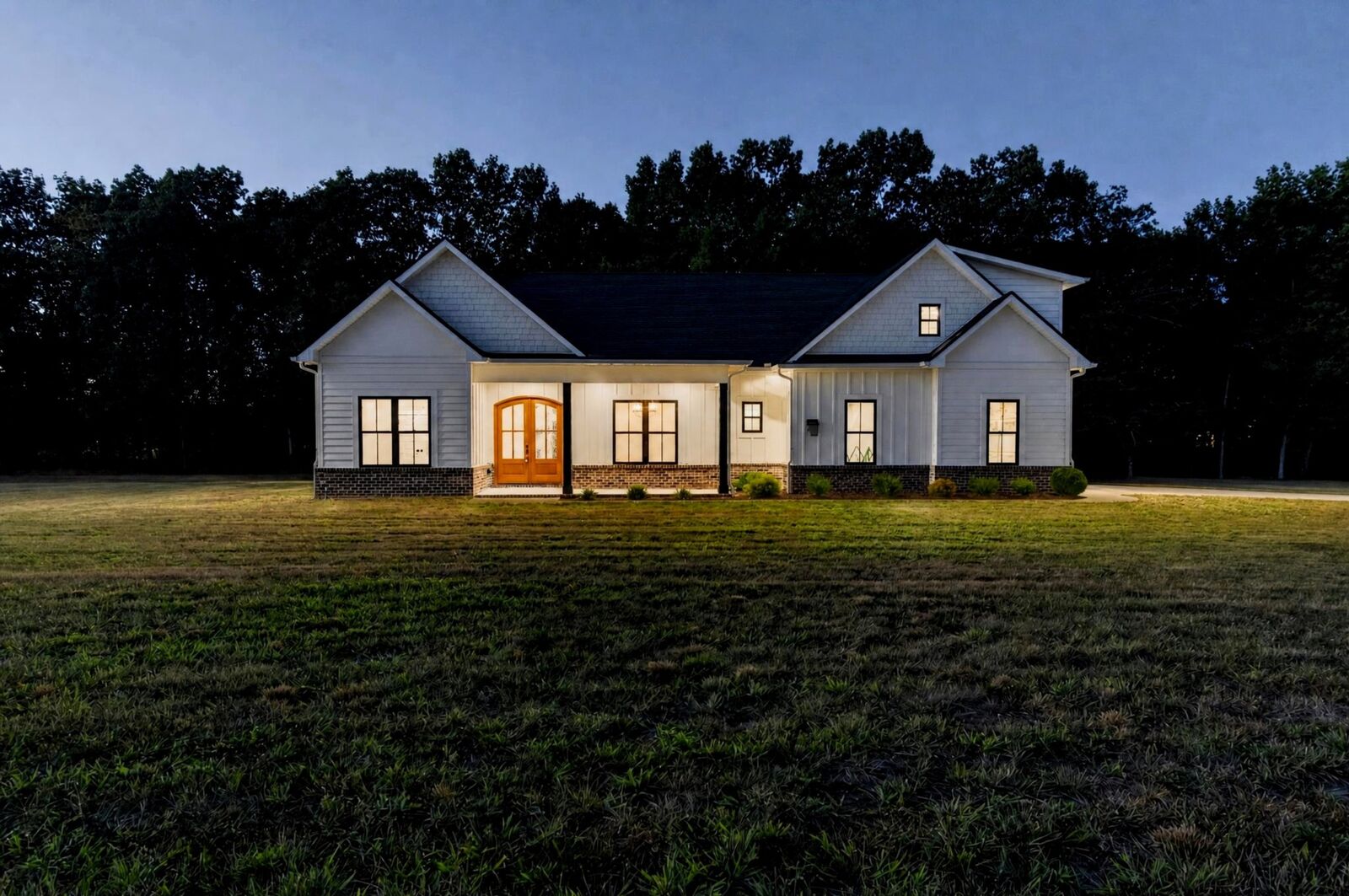 Property Photo: 933 Ovoca Lake Rd TN 37388