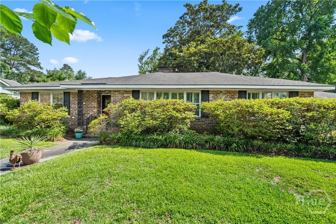 Property Photo:  1409 E 49th Street  GA 31404 