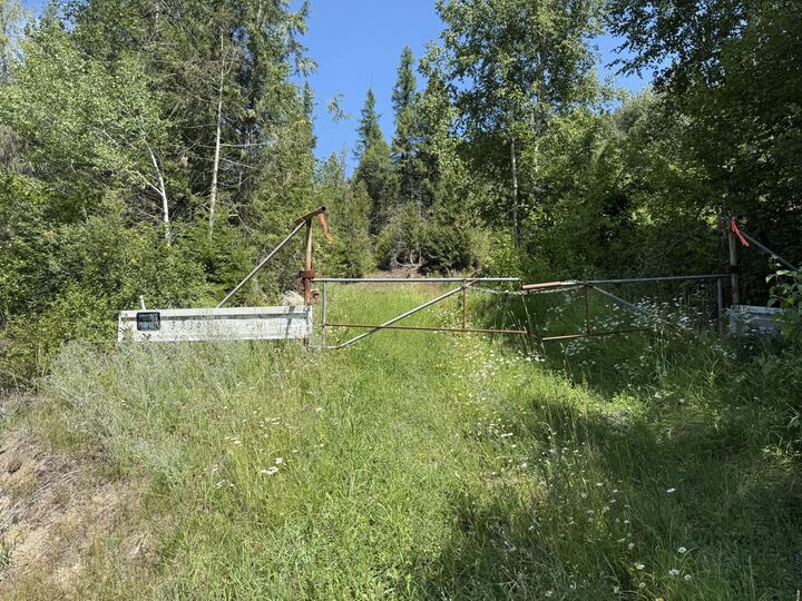 Property Photo: 3516 Deep Lake Boundary Rd WA 99114