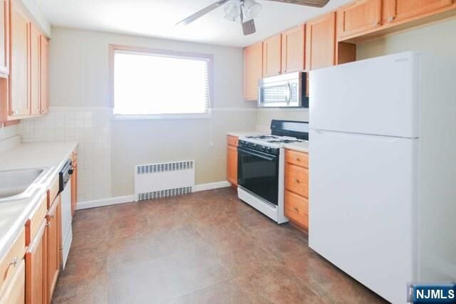 Property Photo:  1 Park Avenue 2  NJ 07031 