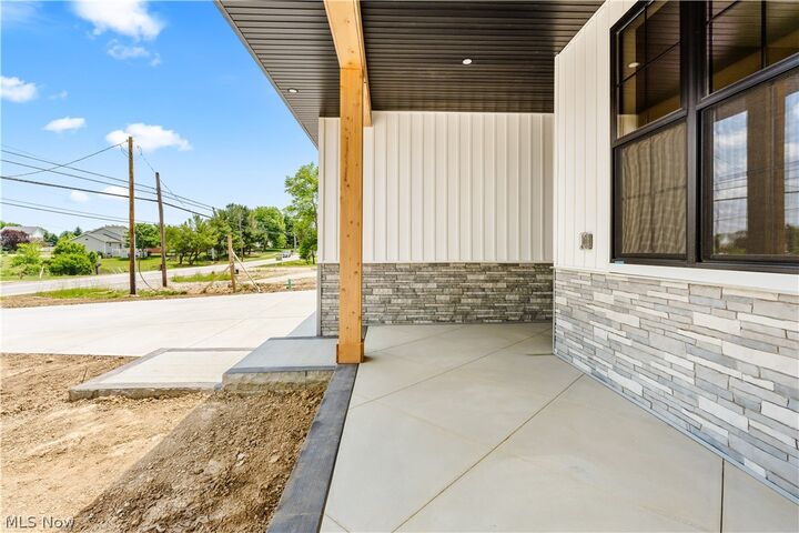 Property Photo:  1091 Wadsworth Road  OH 44256 