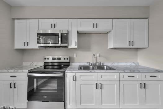 Property Photo: 660 Rokeby Road OH 44095