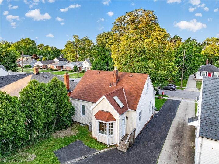 Property Photo: 1324 Elmwood Road OH 44124