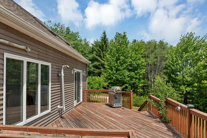 Property Photo:  12 Goslin Way  NH 03855 