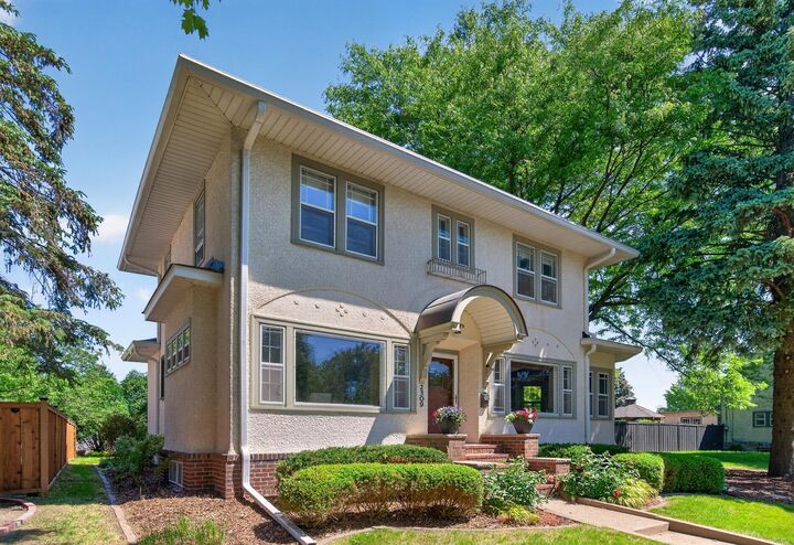 Property Photo: 2309 Saint Anthony Parkway MN 55418