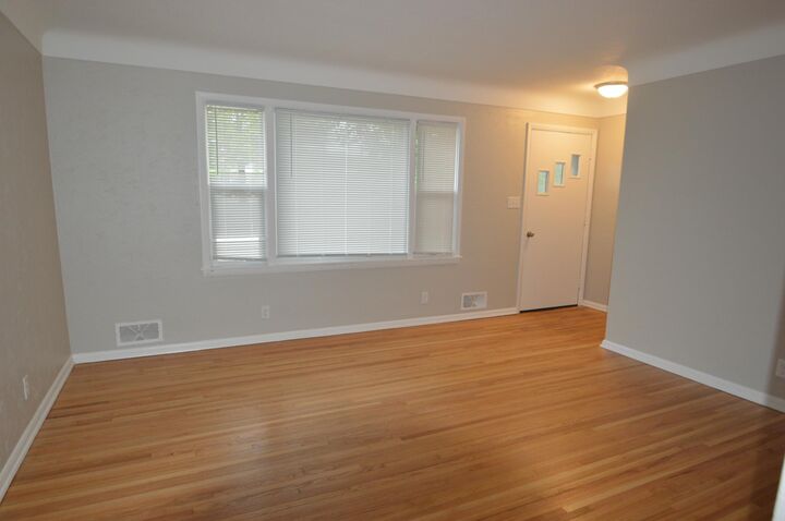 Property Photo: 113 E Dale Street E MN 55075