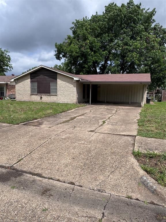 Property Photo: 3241 Santiago Drive TX 75150