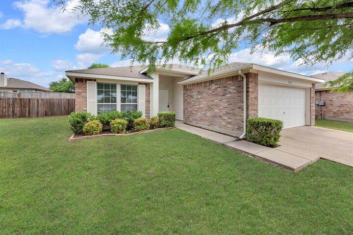 Property Photo: 9237 Monument Court TX 76244