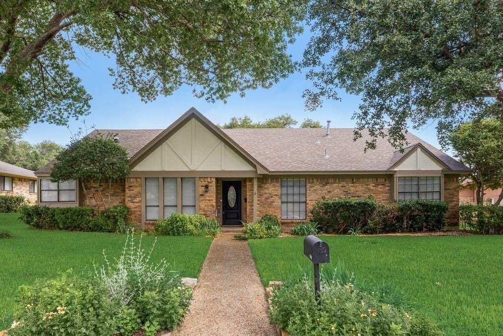 Property Photo:  1007 Quail Run  TX 75116 