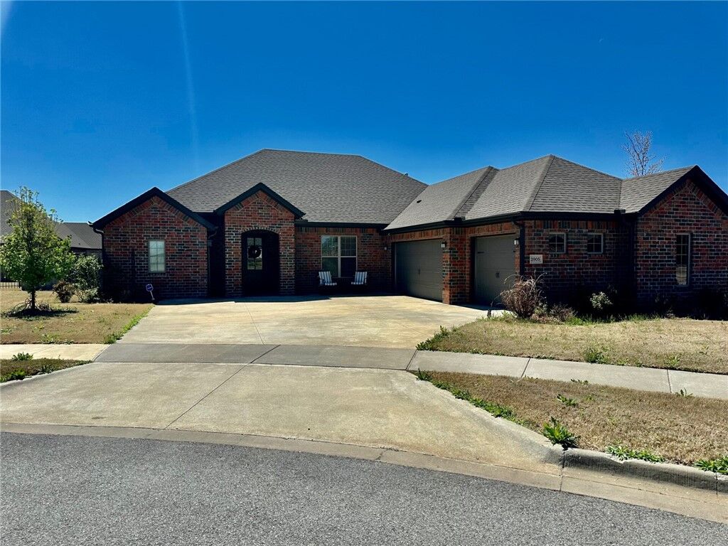 Property Photo: 2905 SW Satinwood Cove AR 72713
