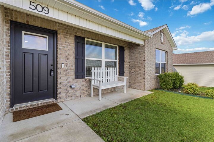 Property Photo:  509 Woodland Street  AR 72745 