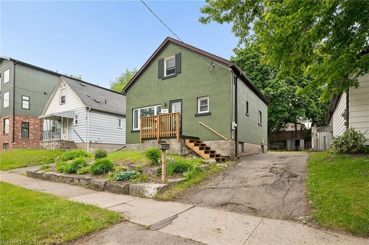 Property Photo: 555 Wellington Street N ON N2H 5L6