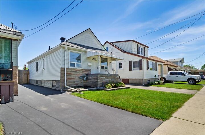 Property Photo: 30 Shelby Avenue ON L8H 5L4