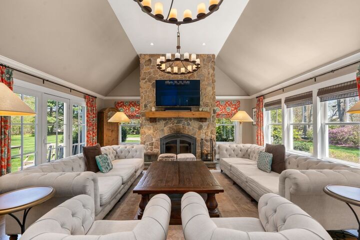 Property Photo: 845 North St MA 02081