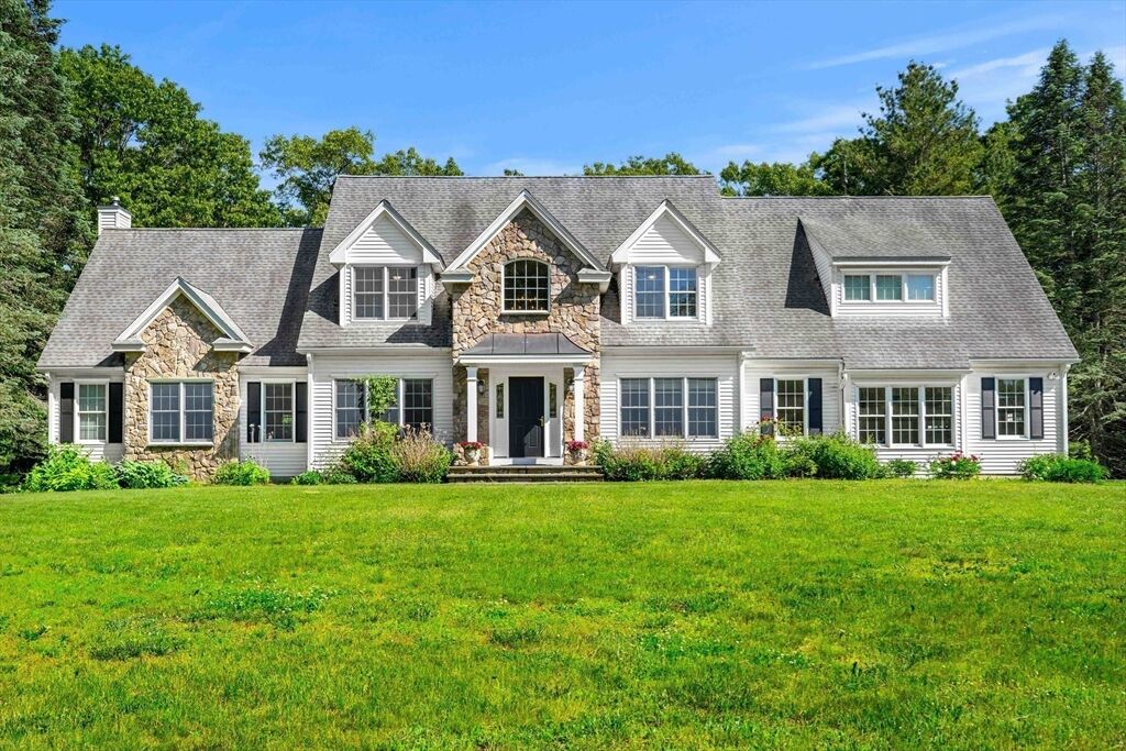 Property Photo: 186 Foster St MA 01460