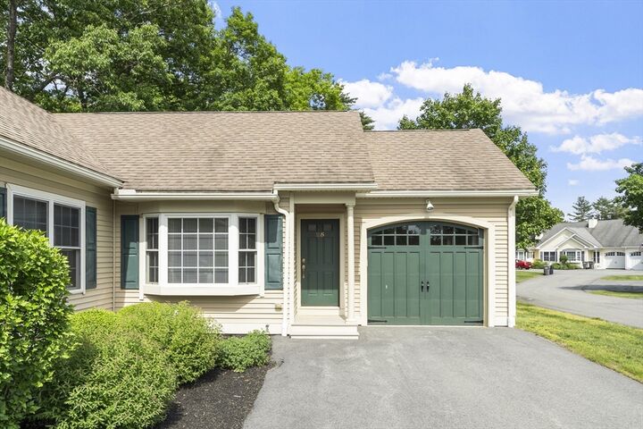Property Photo:  25 Flagstone Way 25  NH 03087 