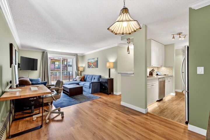 Property Photo:  727 56 Avenue SW 203  AB T2V 4Z8 