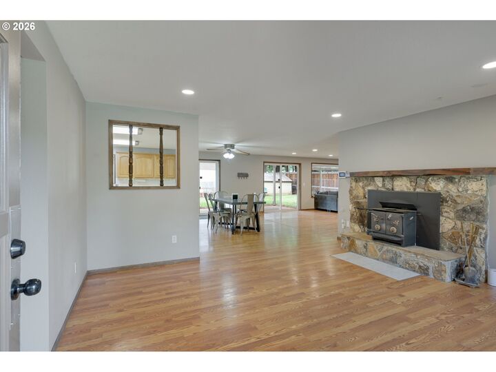 Property Photo: 3609 C St WA 98671
